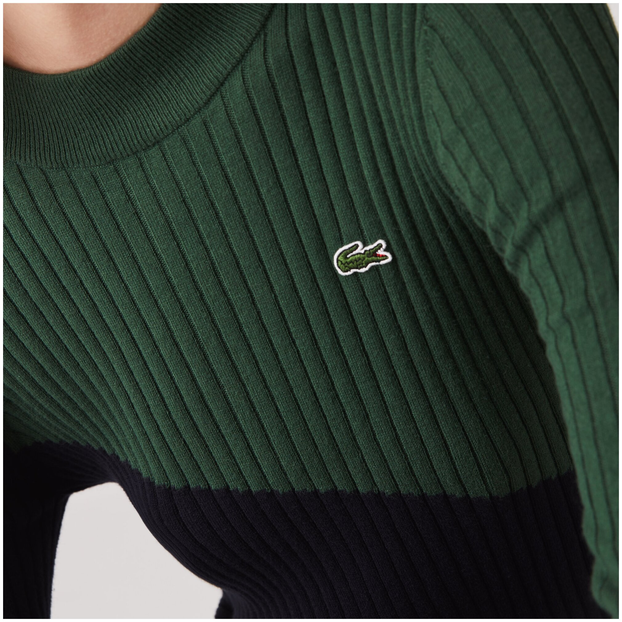 Платье LACOSTE. размер T36/TS, черный/зеленый Платье LACOSTE. размер T36/TS, черный/зеленый